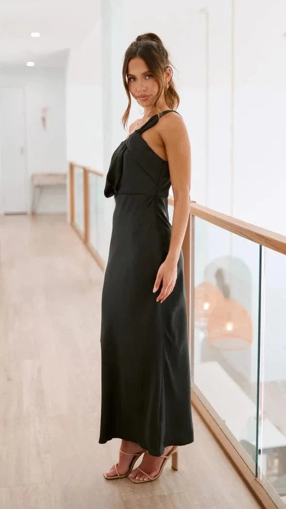 robe midi invitée mariage chic asymétrique couleur sobre pour cérémonie élégante et tendance