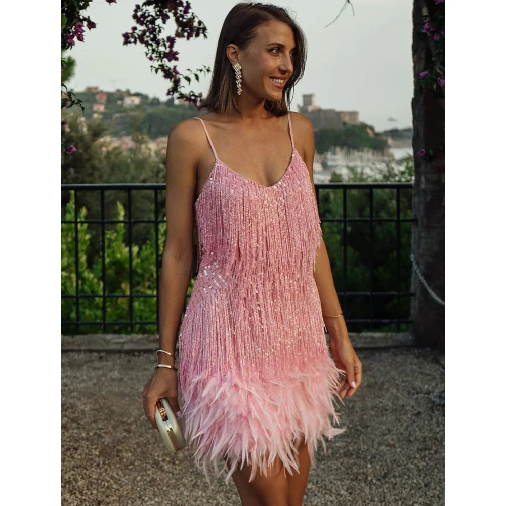 Robe de soirée courte à franges et plumes