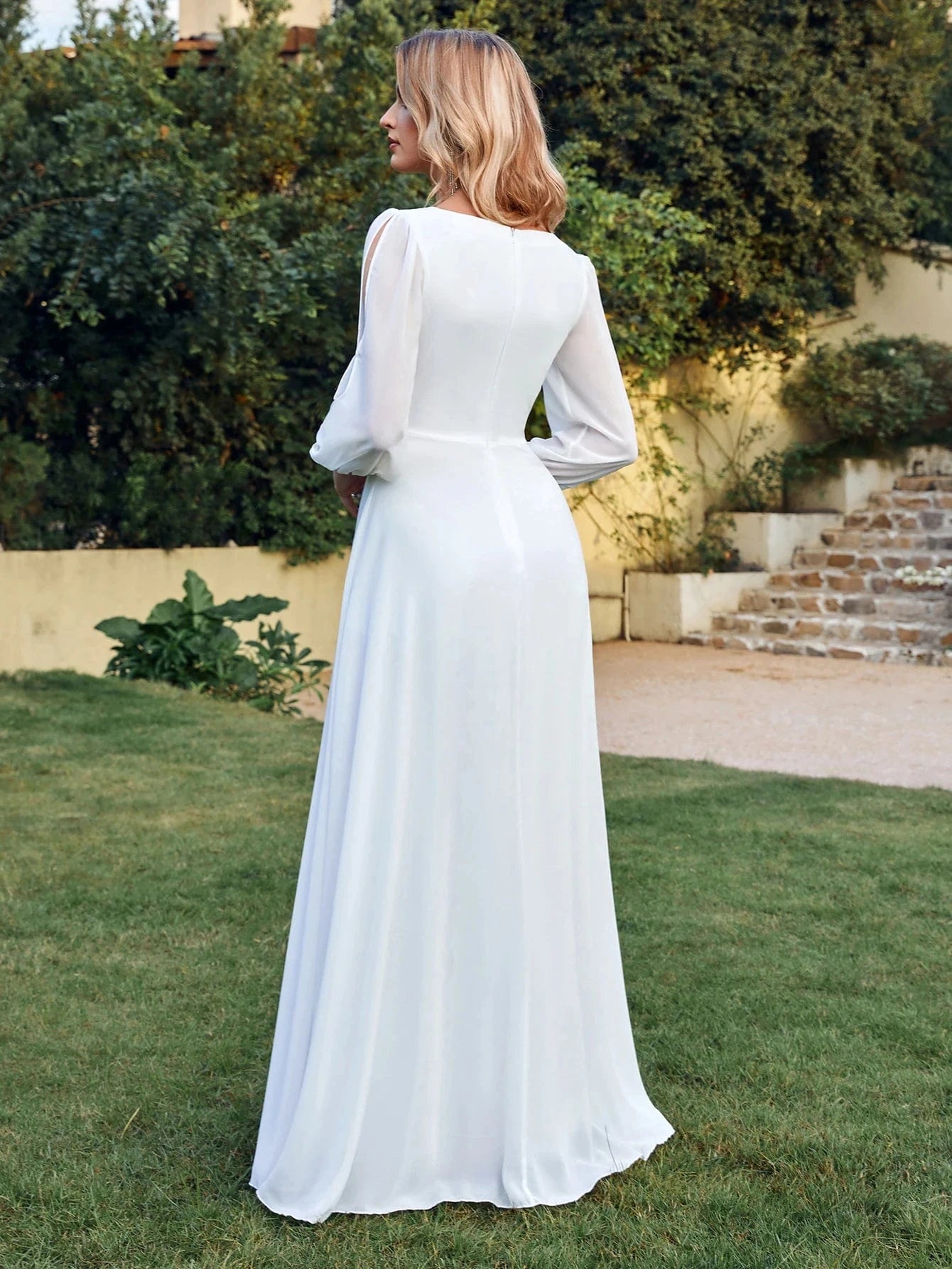 robe blanche bohème longue manches longues idéale pour mariage invité chic ou cérémonie estivale
