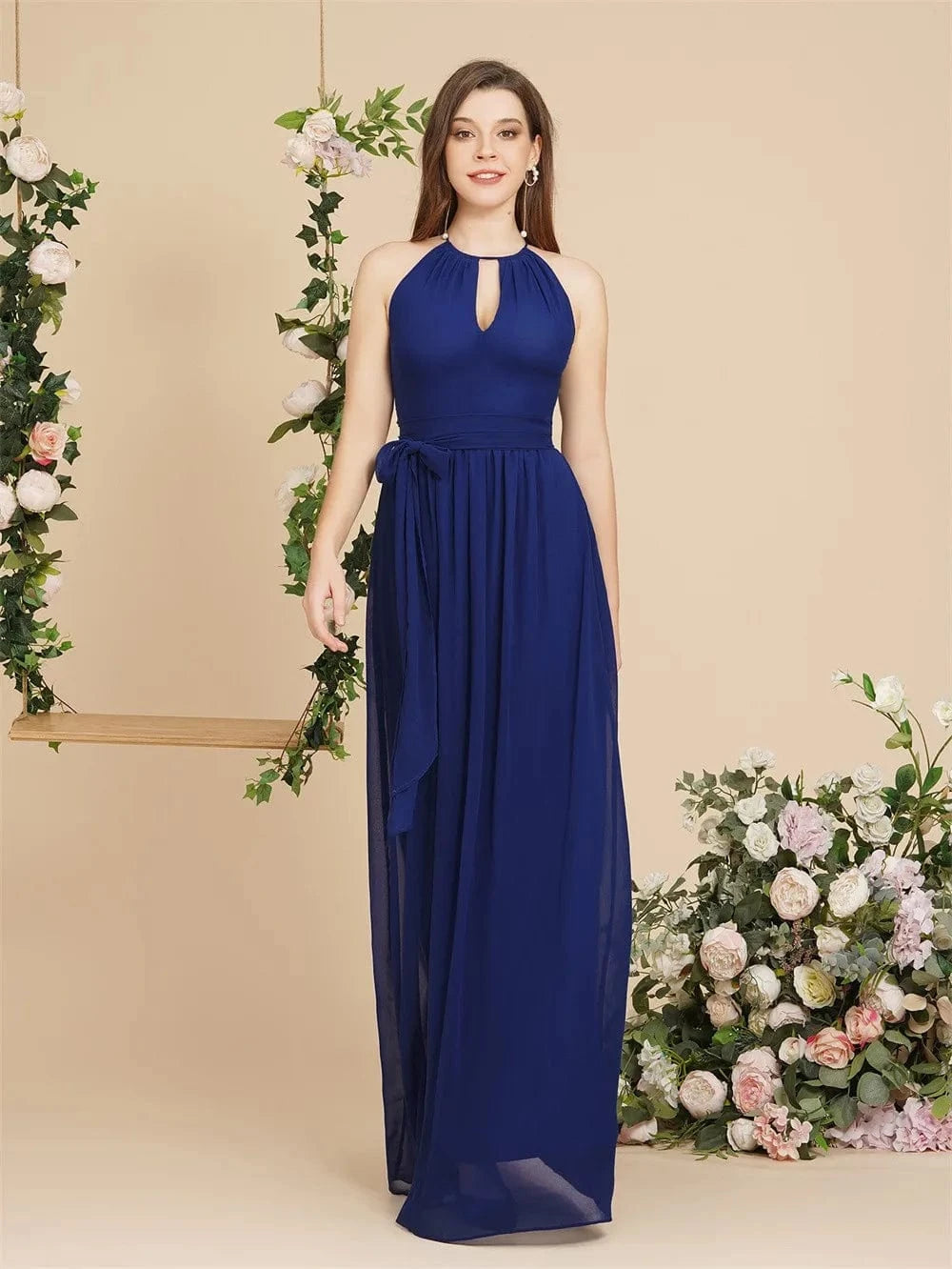 Robe demoiselle d'honneur bohème longue sans manches en chiffon bleu pour mariage chic et estival
