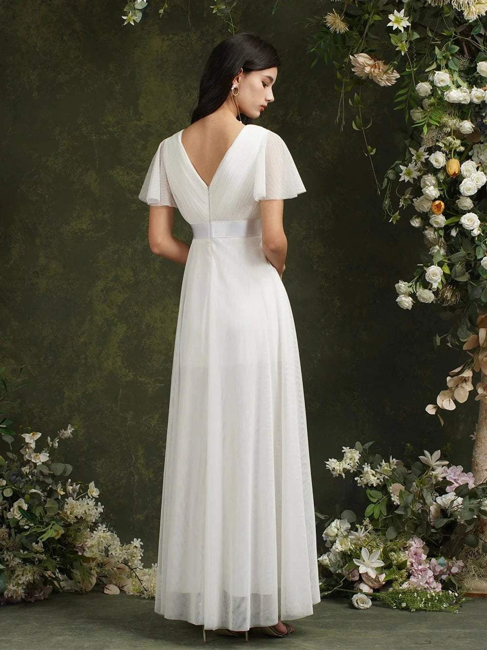 robe demoiselle d'honneur chic blanche longue coupe princesse sans manches élégante pour mariage
