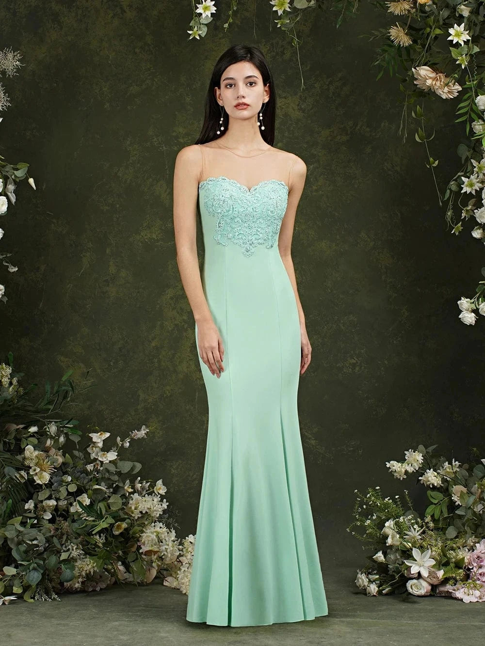 Robe demoiselle d'honneur chic longue verte sirène élégante avec dos nu et détails perlés