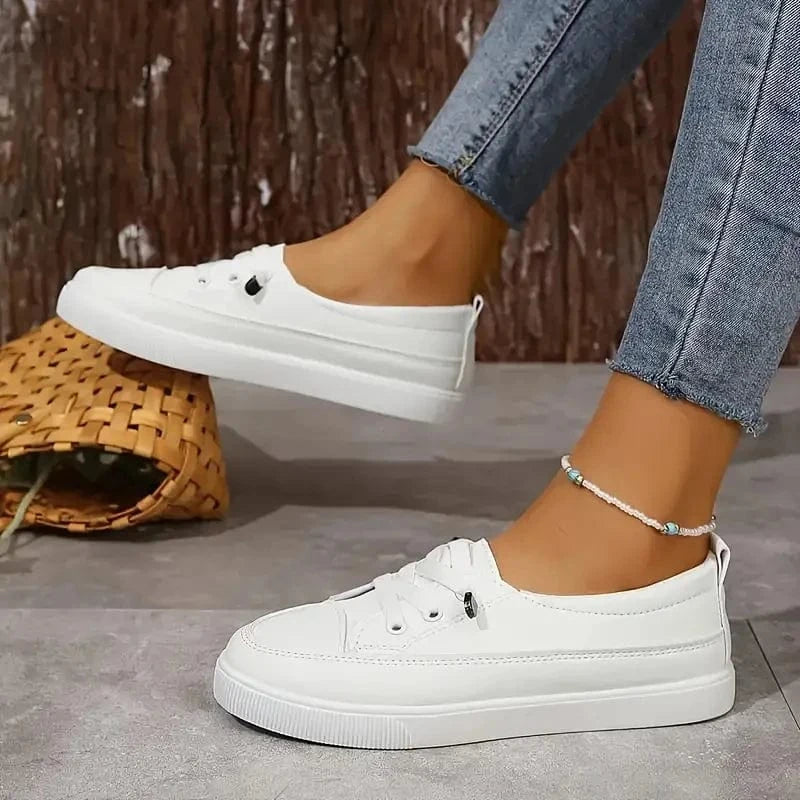 baskets blanches chic femme tendance pour look quotidien décontracté et élégant en toute saison