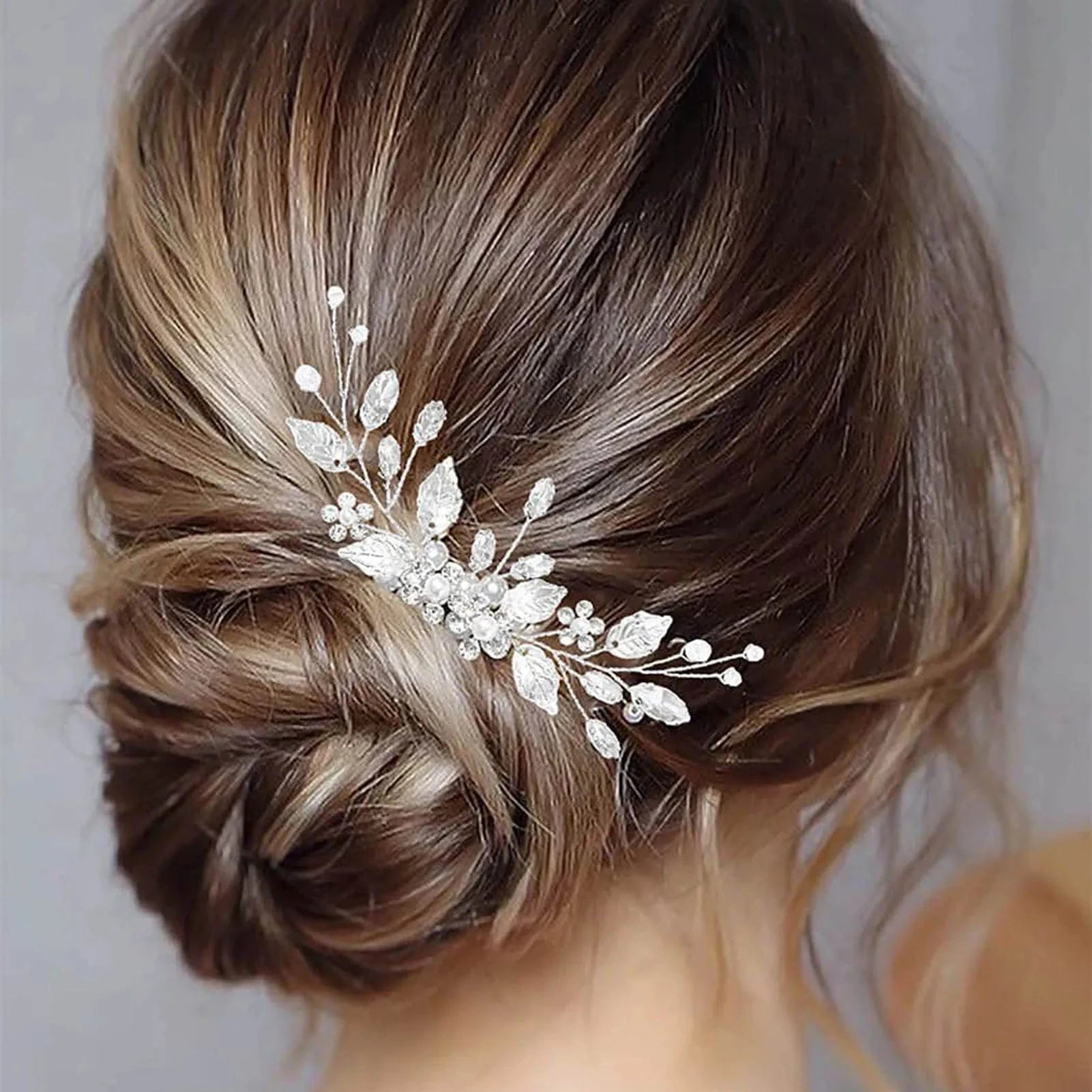 bijou de cheveux mariage chic pour cérémonie élégante, doré avec perles pour coiffure sophistiquée