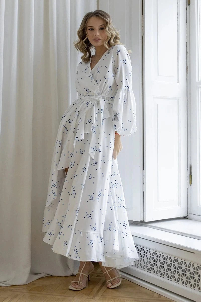 robe invitée mariage bohème blanche longue manches longues coupe fluide élégante et romantique