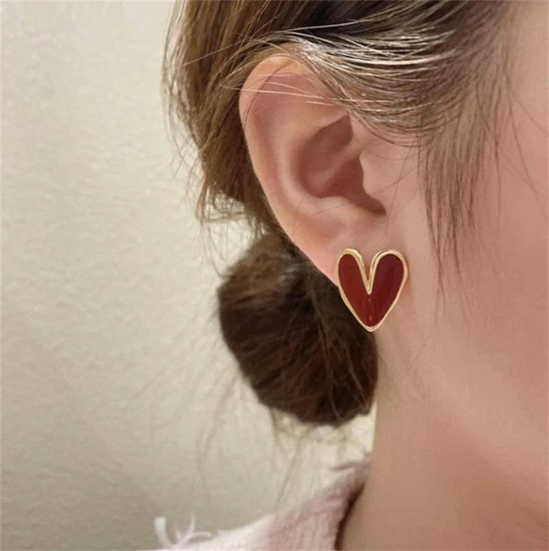boucles d’oreilles cœur bordeaux élégantes pour soirée chic, accessoire femme romantique et tendance