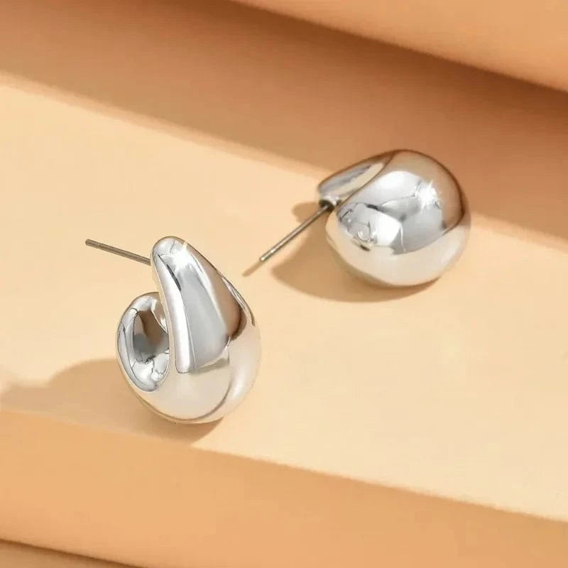 boucles d’oreilles goutte d’eau argentées élégantes pour soirée chic ou mariage invité classe