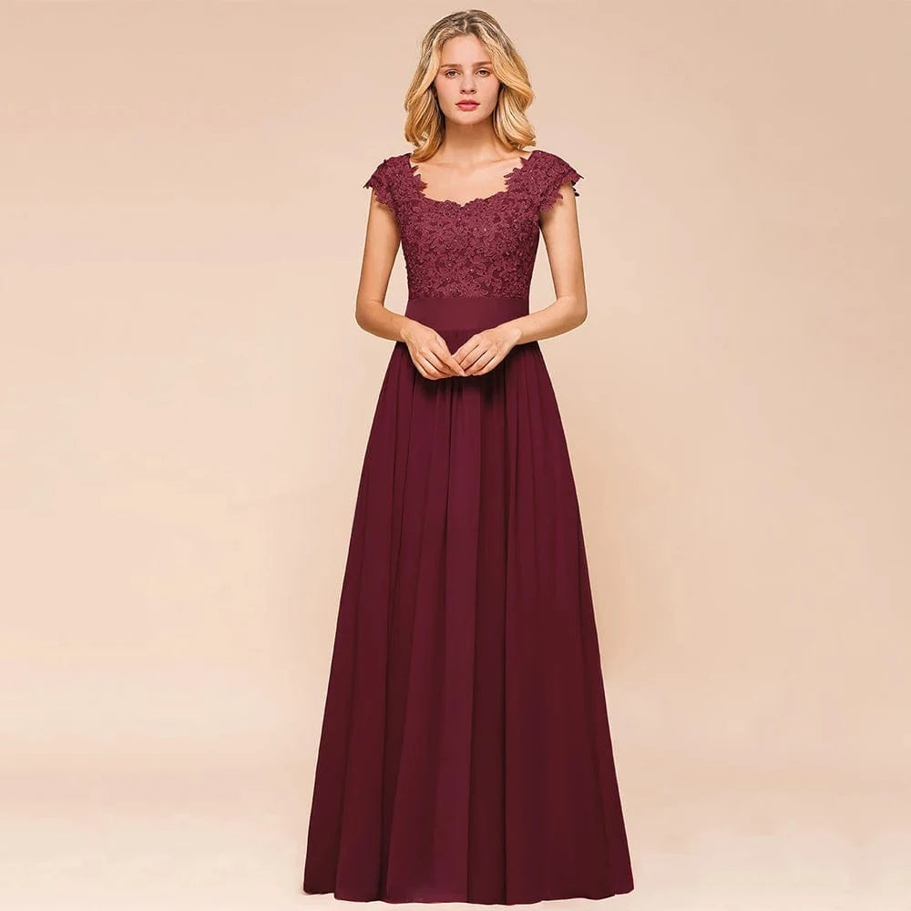 Robe demoiselle d'honneur chic en dentelle couleur bordeaux longue et sans manches pour mariage