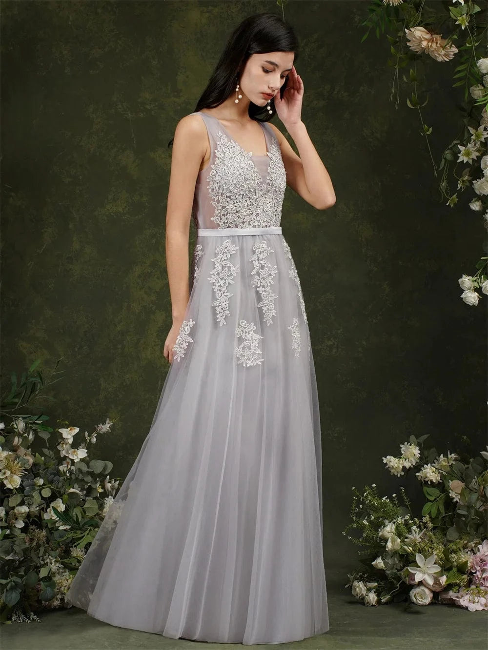 robe de bal longue en tulle avec appliqués chic et élégante style princesse manches courtes