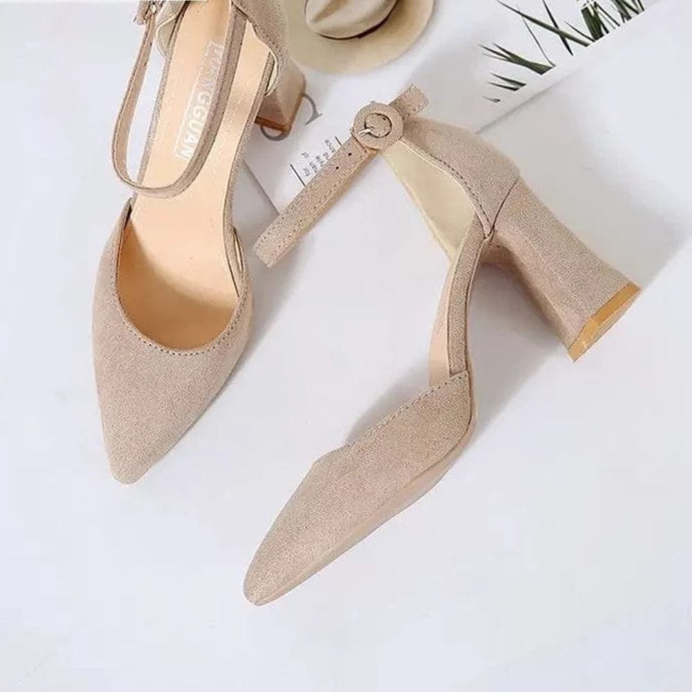 escarpins beige à talon carré chic pour soirée habillée ou mariage invité élégant en été