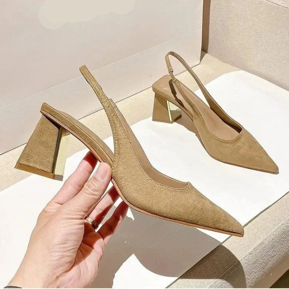 escarpins beiges mariage chic bout pointu à talon moyen slingback élégants pour invitée femme