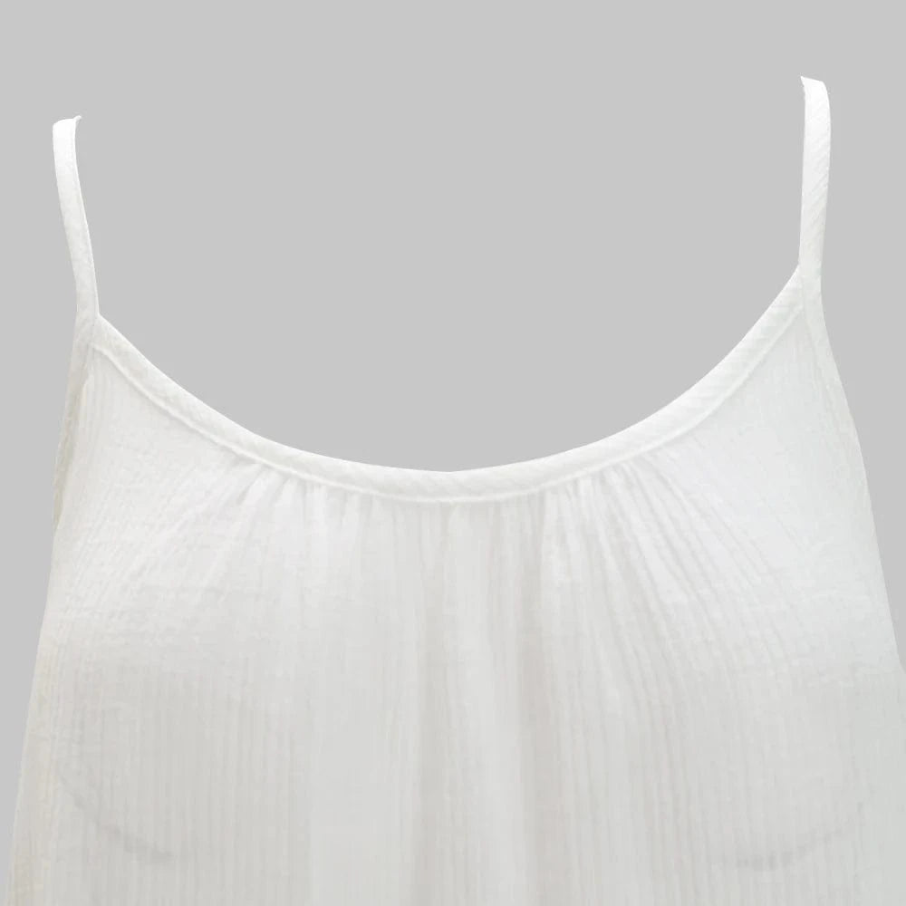 robe blanche courte pour été fluide trapèze sans manches à bretelles fines casual et légère