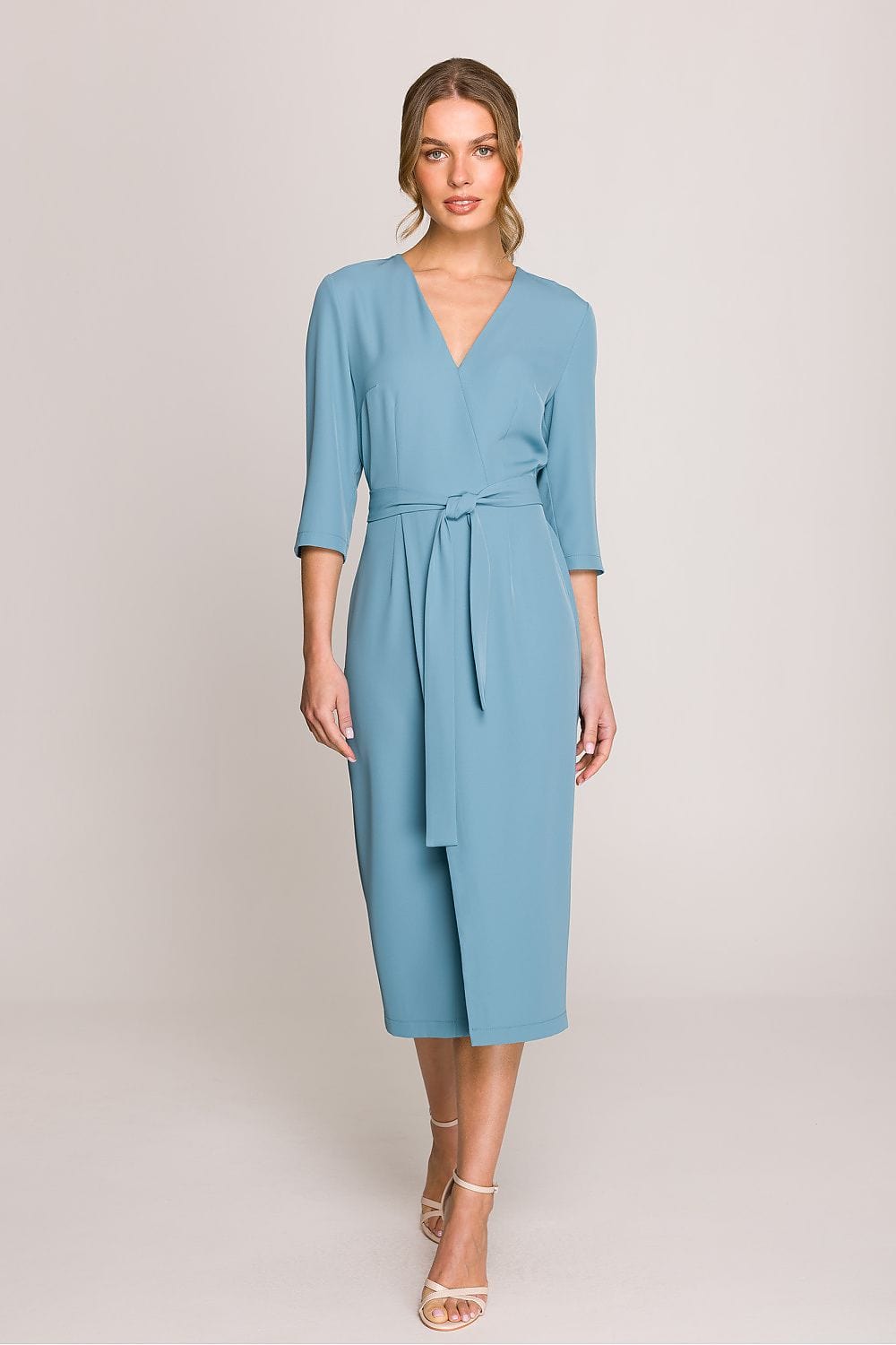 robe cocktail midi droite manches longues habillée chic pour invité mariage ou soirée élégante