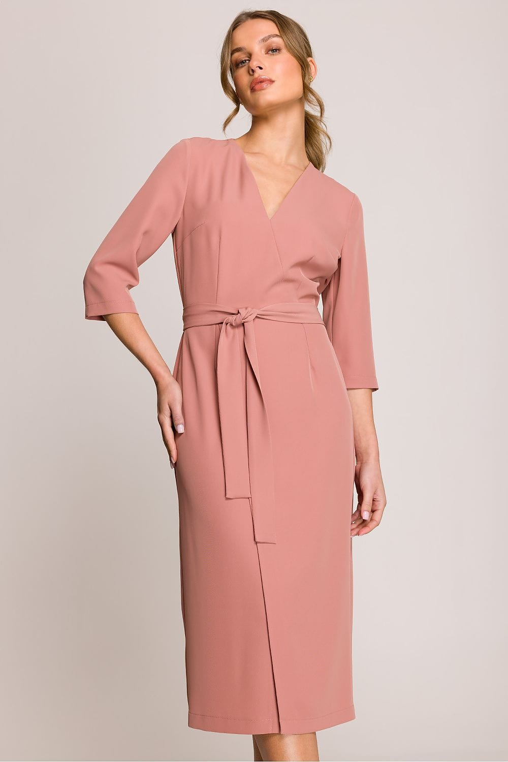 robe midi habillée pour cocktail chic droite manches longues idéale pour mariage invité ou soirée
