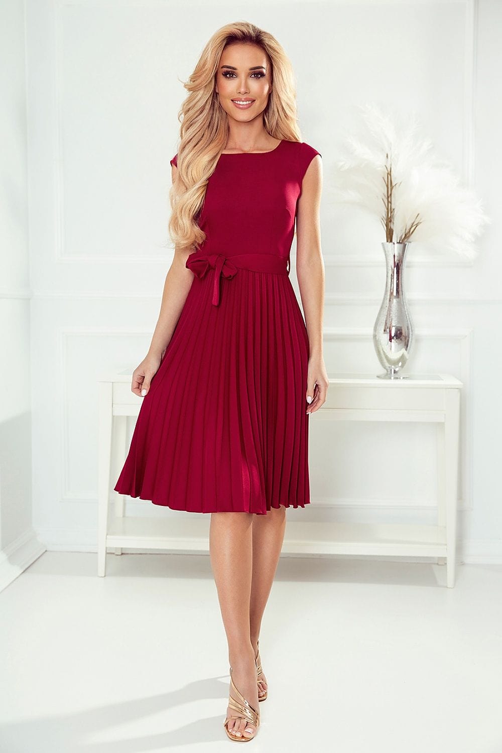 robe cocktail plissée manches courtes chic fluide rouge midi trapèze parfaite pour mariage invité