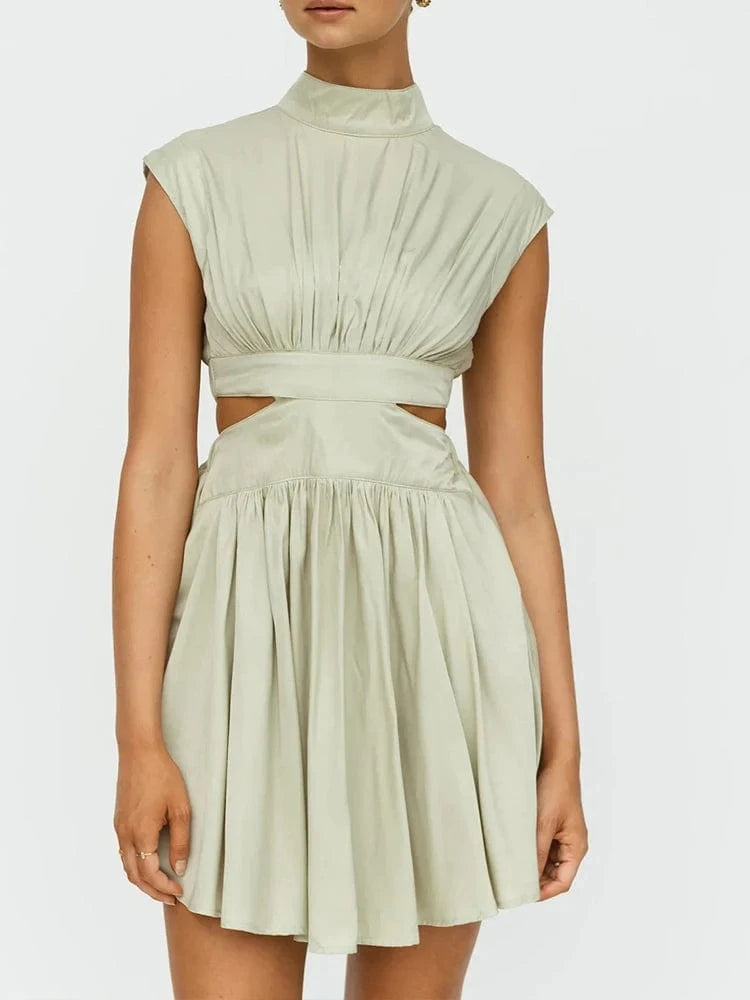 robe courte été fluide col halter sans manches moulante légère parfaite pour mariage invité chic