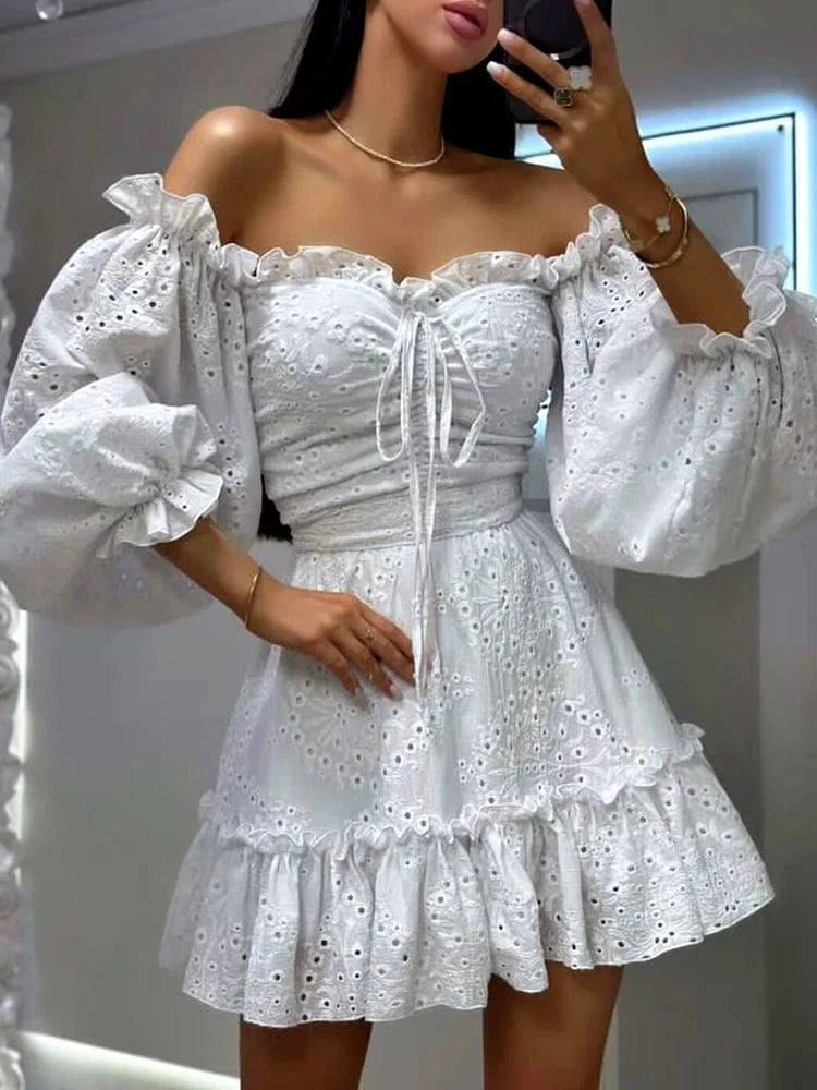 Robe d'été blanche épaules dénudées à volants