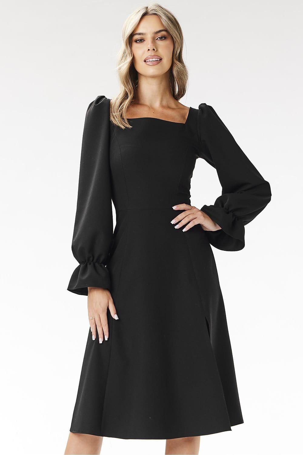 robe midi chic évasée manches longues pour soirée élégante automnale ou mariage invité classe