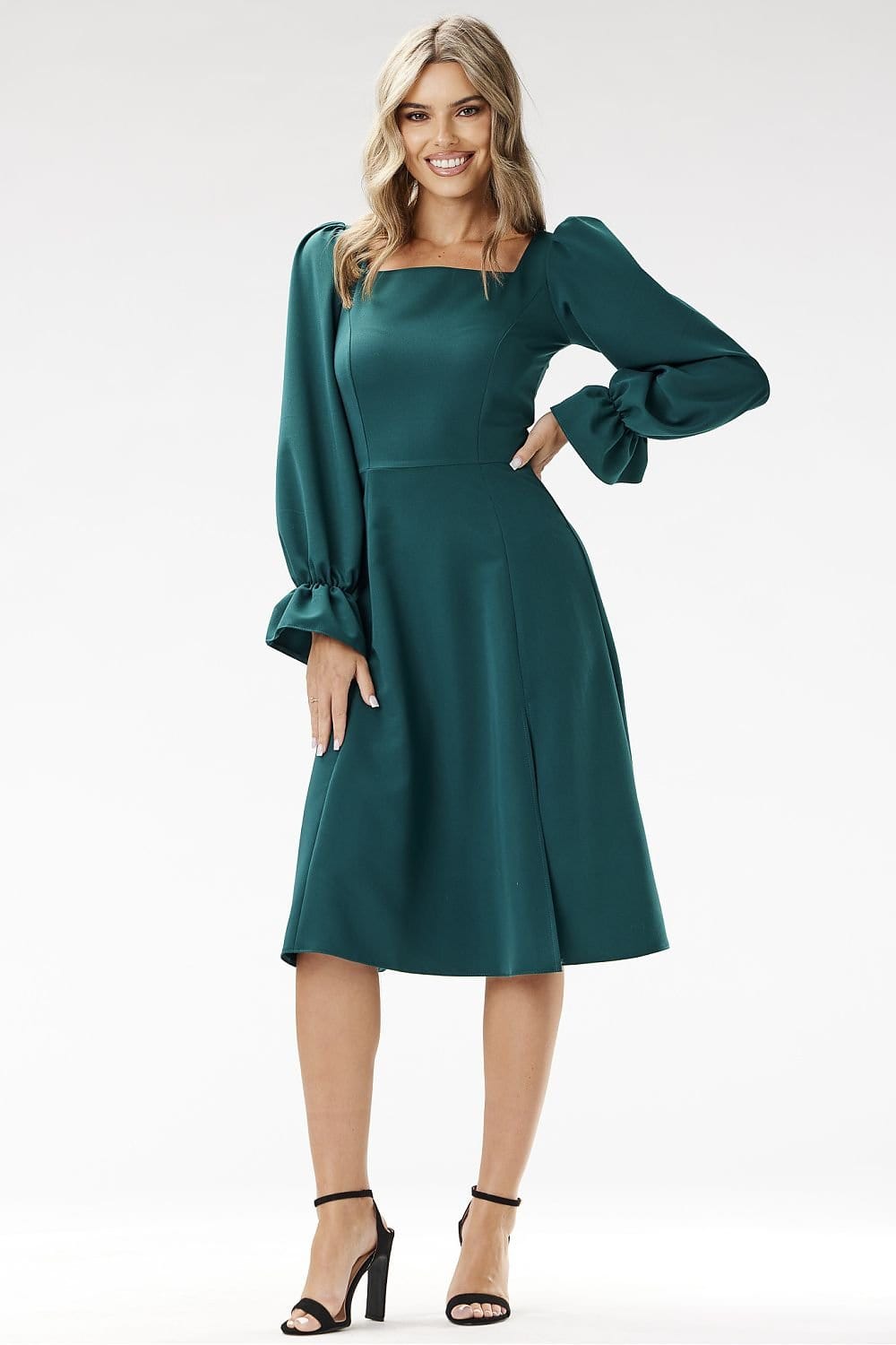 robe midi chic évasée pour mariage invité chic manches longues idéale pour une soirée d’automne