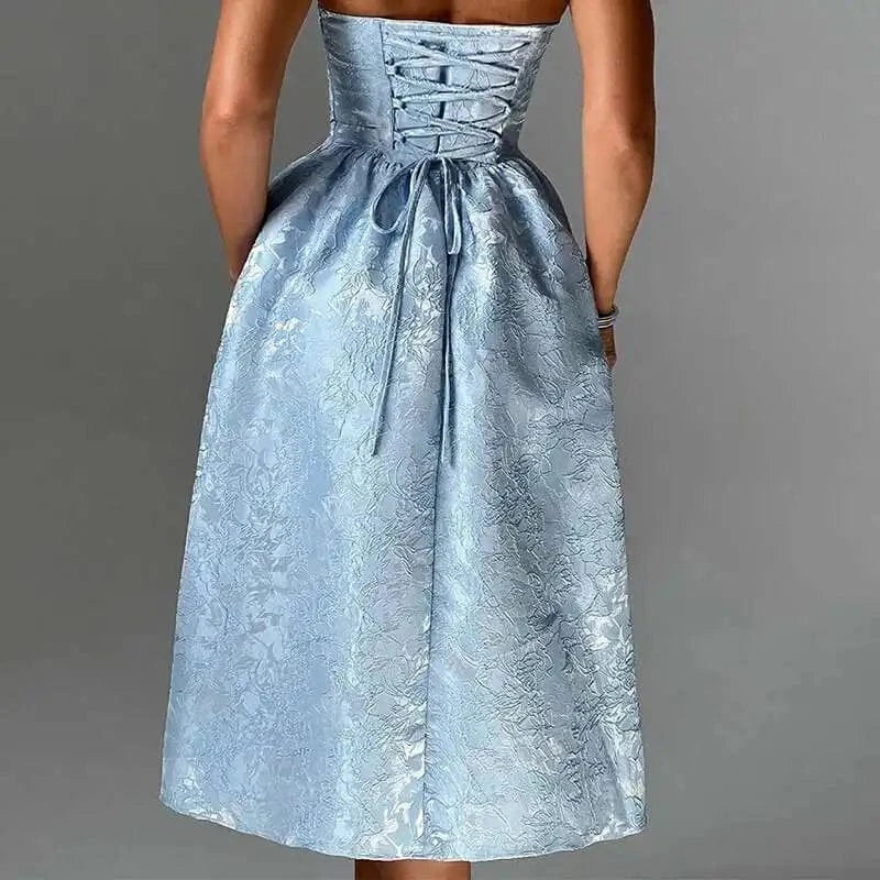 Robe de cocktail bustier trapèze midi