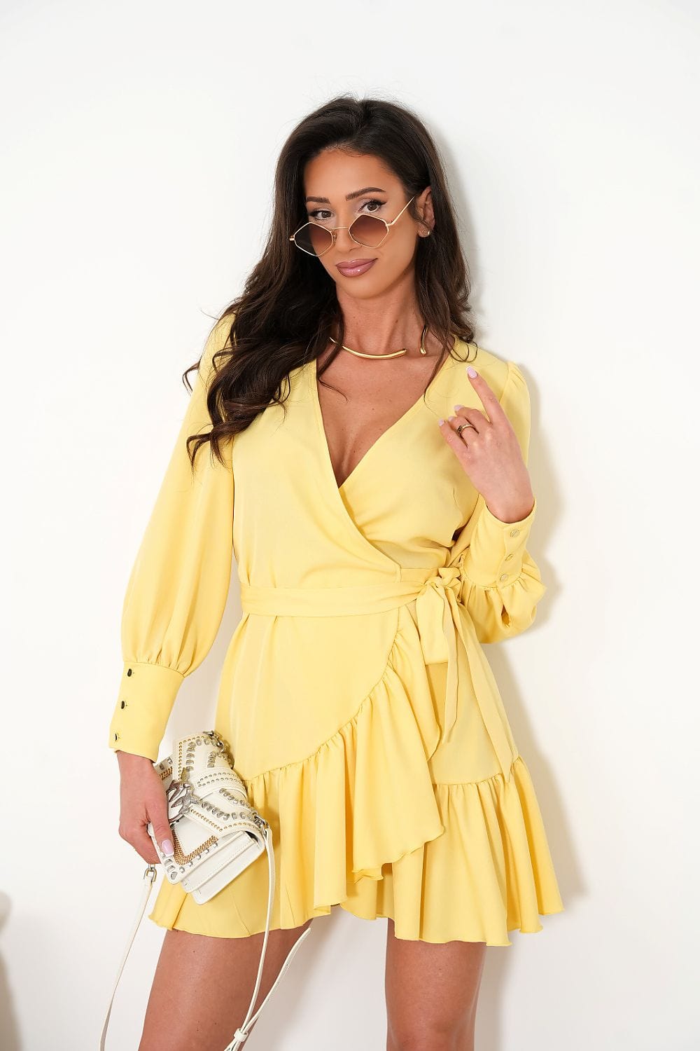 robe de cocktail courte bleu manches longues bouffantes chic pour soirée élégante invitée mariage