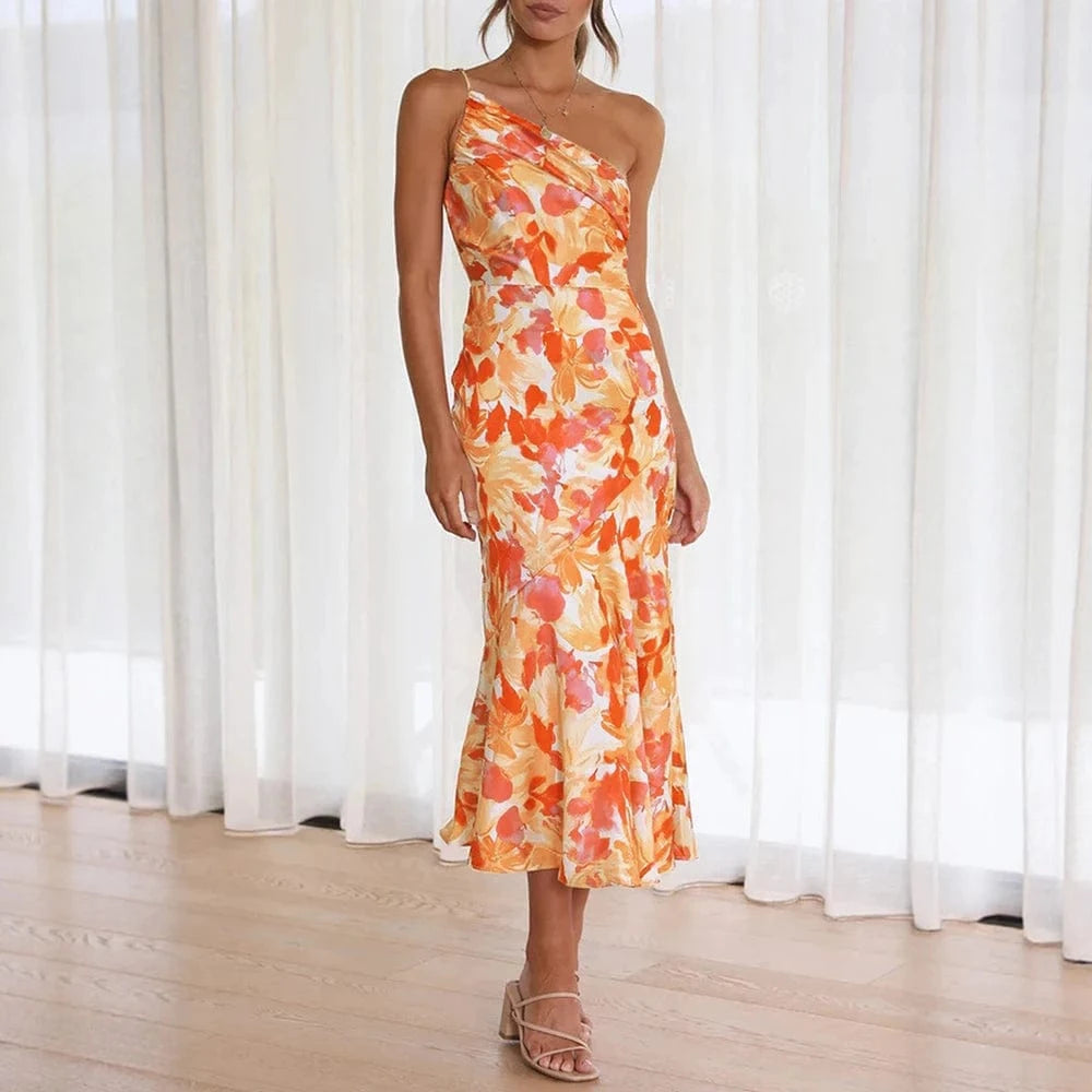 Robe de cocktail fleurie à une épaule