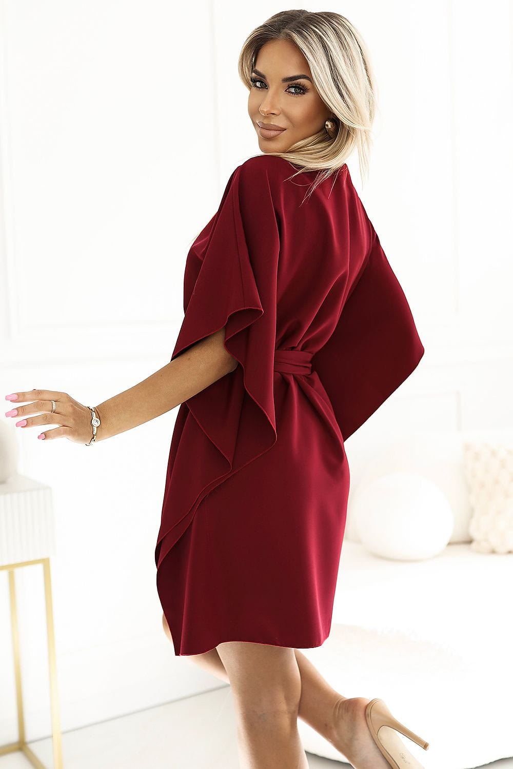 robe cocktail courte trapèze rose manches courtes pour soirée chic ou mariage invité d'été