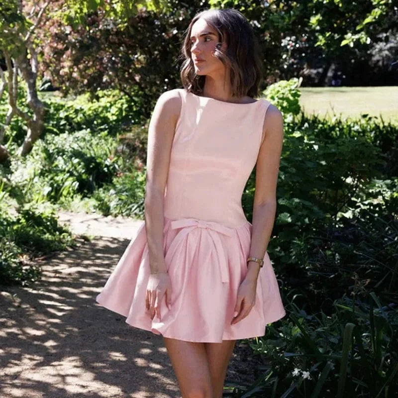 Robe de cocktail rose courte évasée