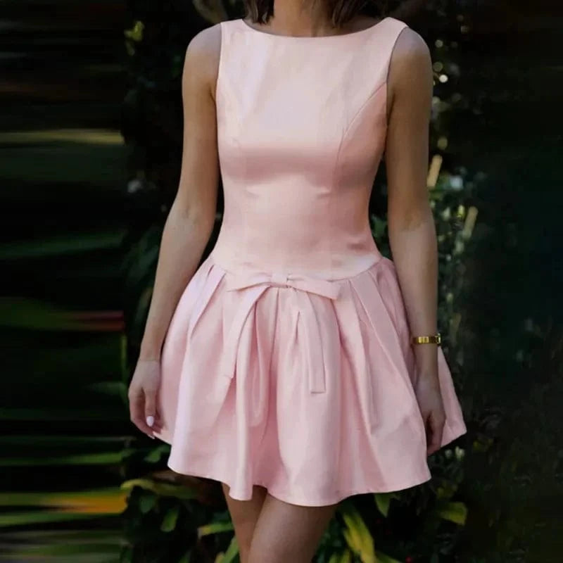 Robe de cocktail rose courte évasée