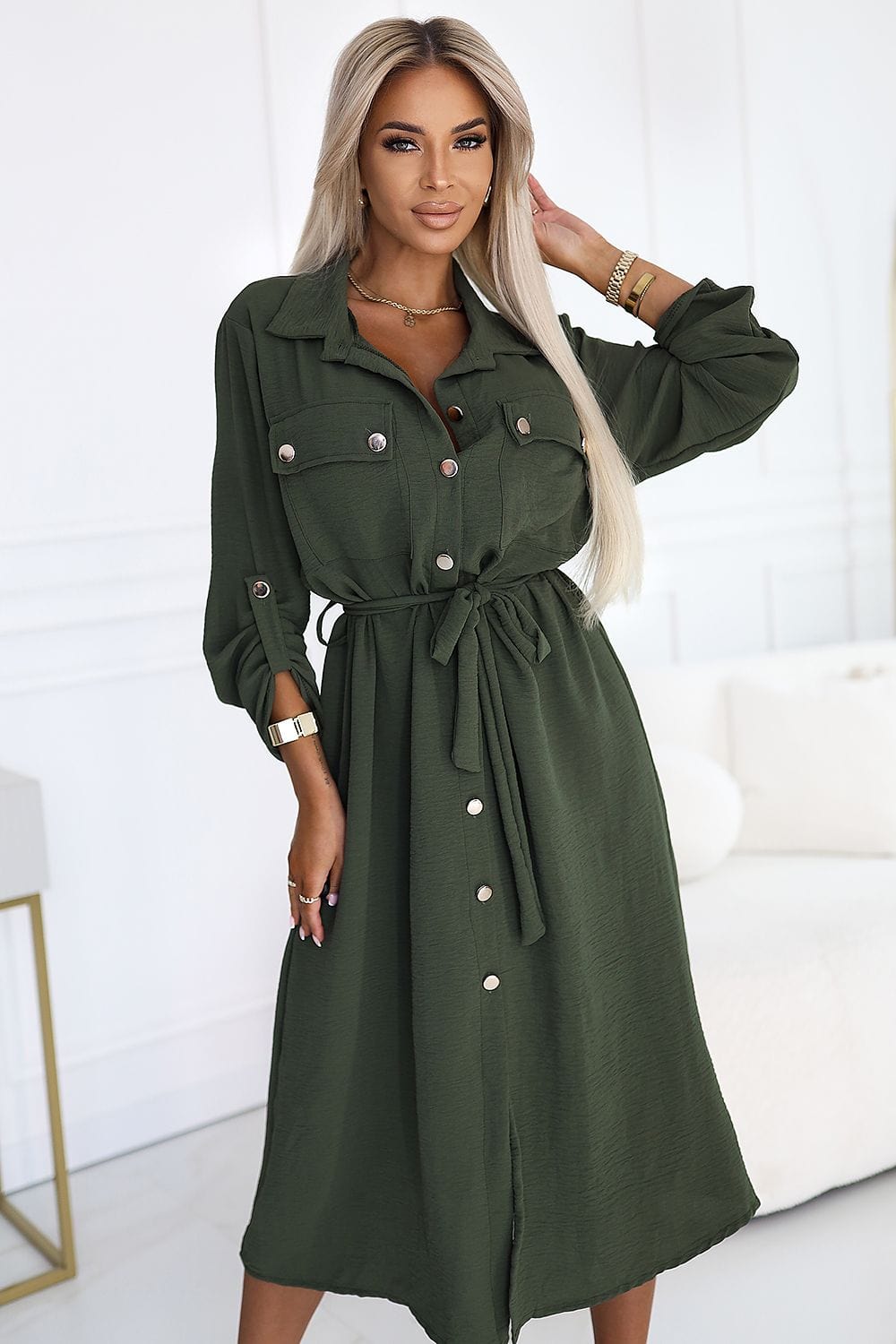 robe chemise verte manches longues en coton fluide, idéale pour un look casual chic au quotidien