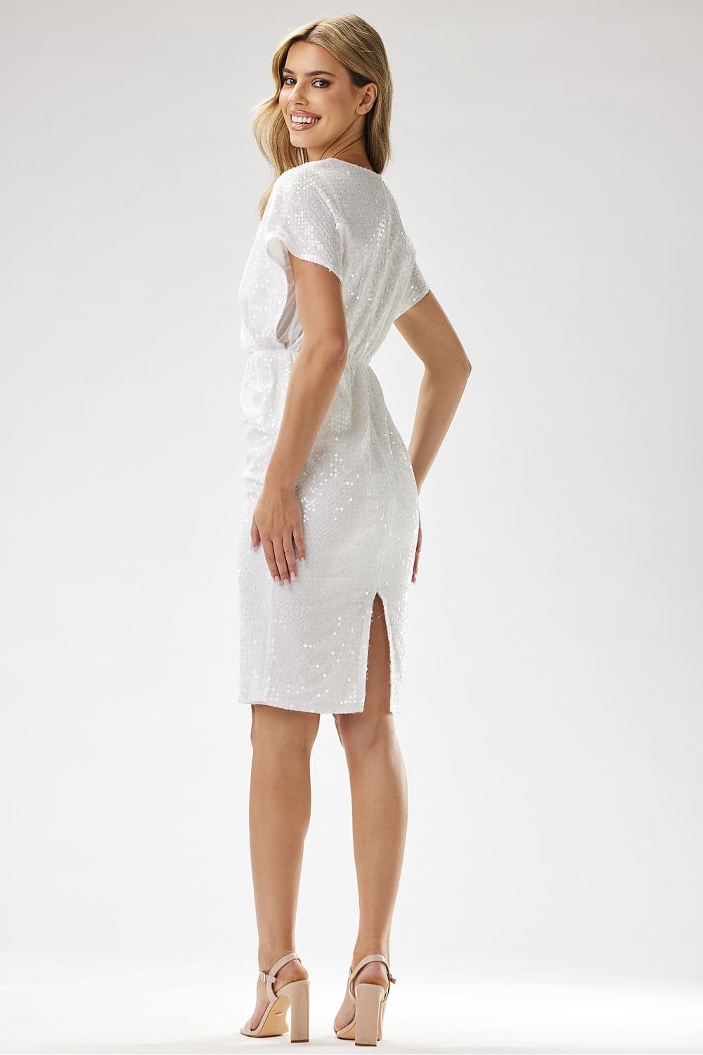 robe courte fourreau soirée paillette moulante élégante pour nouvel an ou soirée chic festive