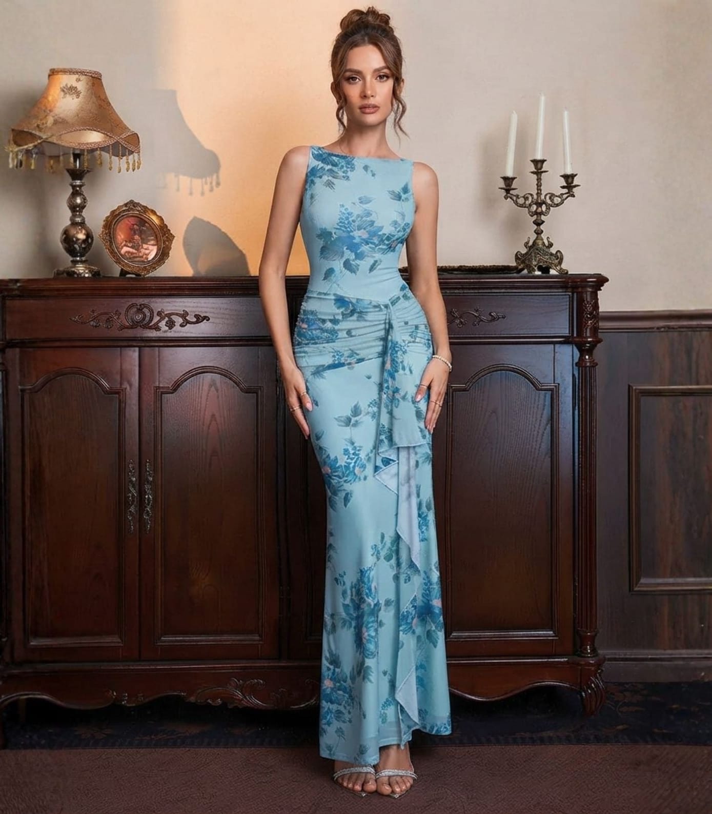 Robe de soirée bleu clair à motif floral
