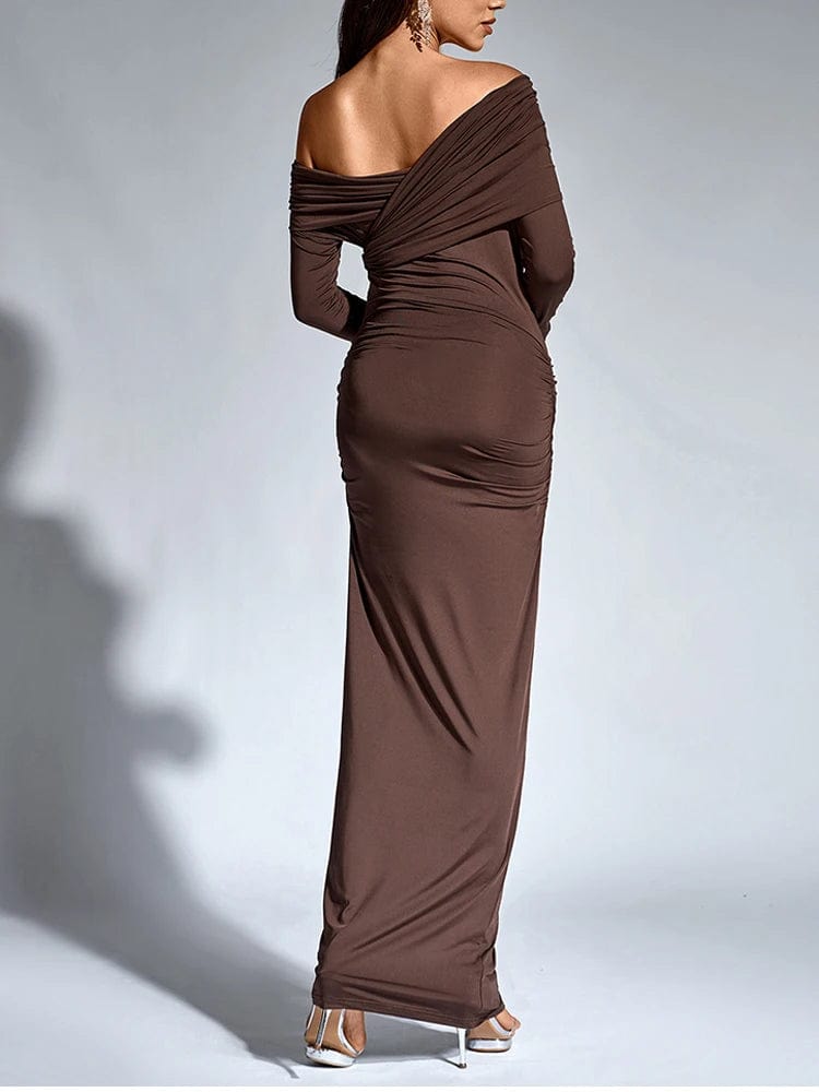 Robe de soirée sexy longue marron avec épaules dénudées, chic et élégante pour gala.