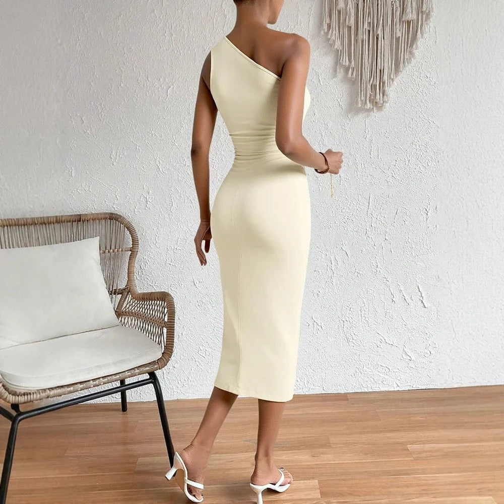 Robe de soirée écru moulante à une épaule