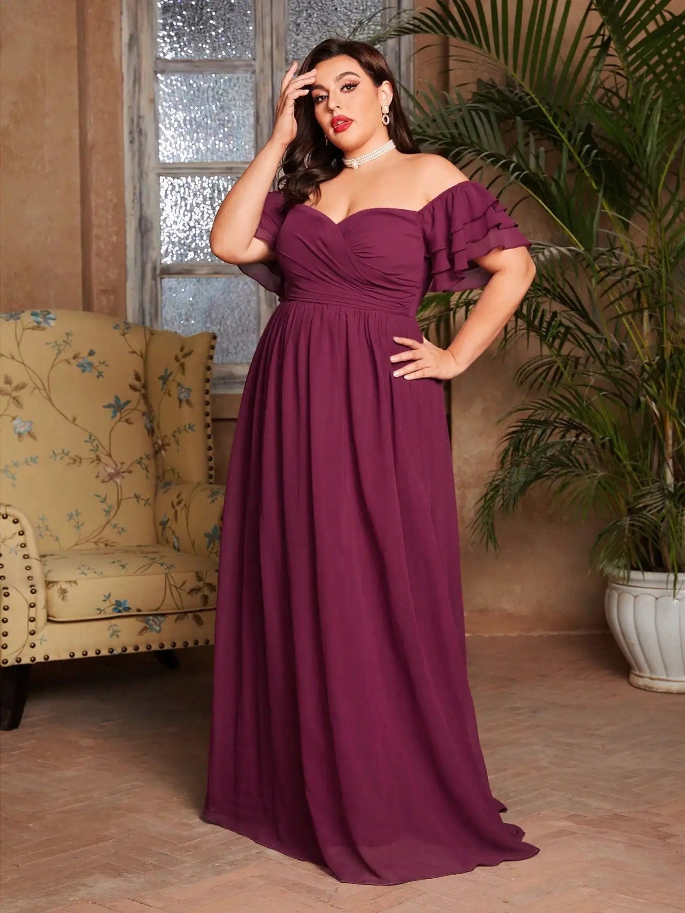 Robe de soirée grande taille bordeaux, épaules dénudées, longue, pour femme, idéale pour gala ou mariage.