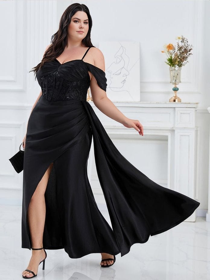 Robe de soirée grande taille noire avec corset
