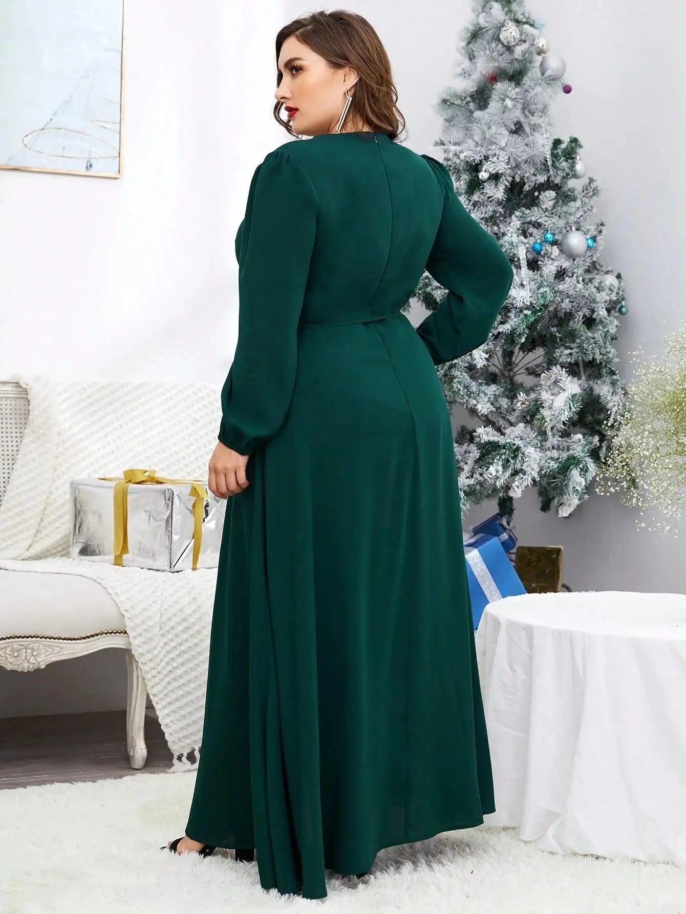 robe de soirée grande taille verte élégante à manches longues coupe fluide pour invitation chic