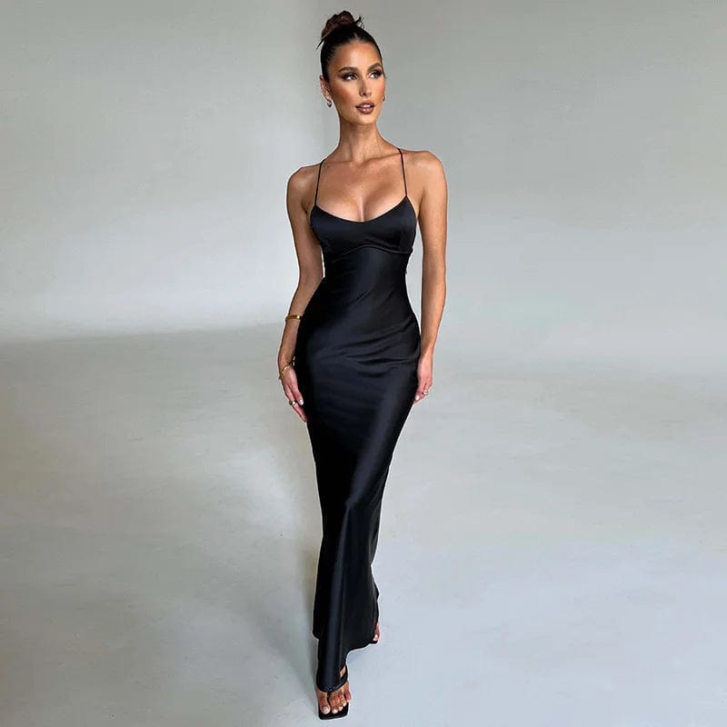 Robe de soirée longue noire, style dos nu et moulante, idéale pour gala ou mariage, élégante et chic.