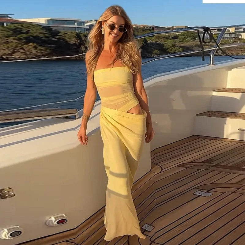 Robe de soirée longue drapée mi-transparente