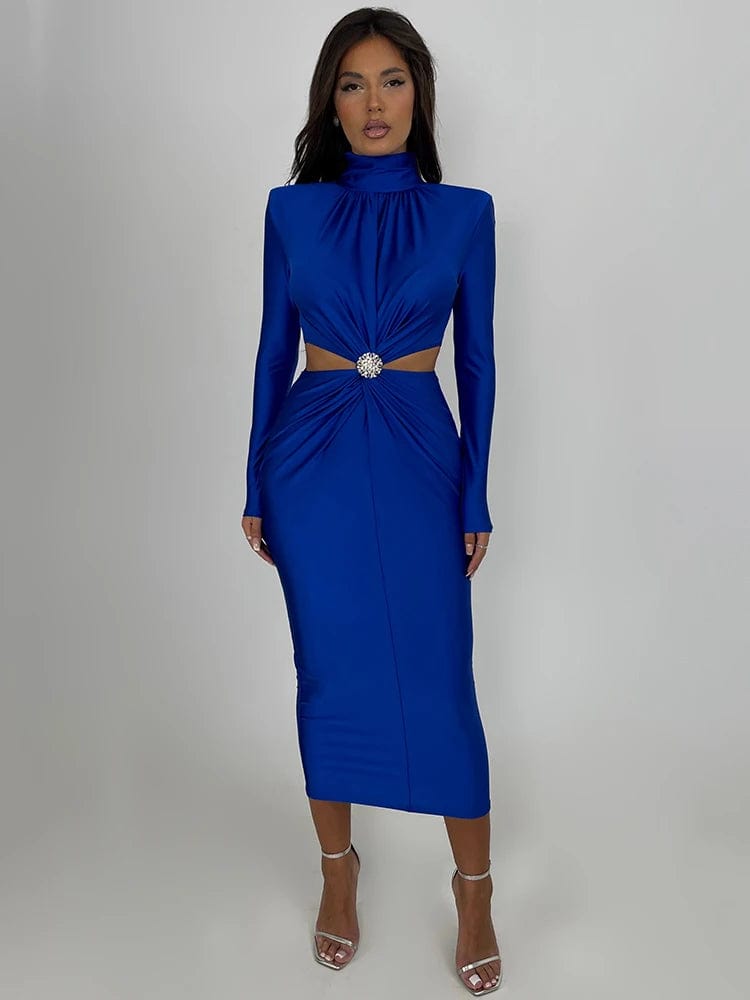 Robe soirée manche longue col roulé bleue midi moulante avec détail bijou pour cocktail ou nouvel an.