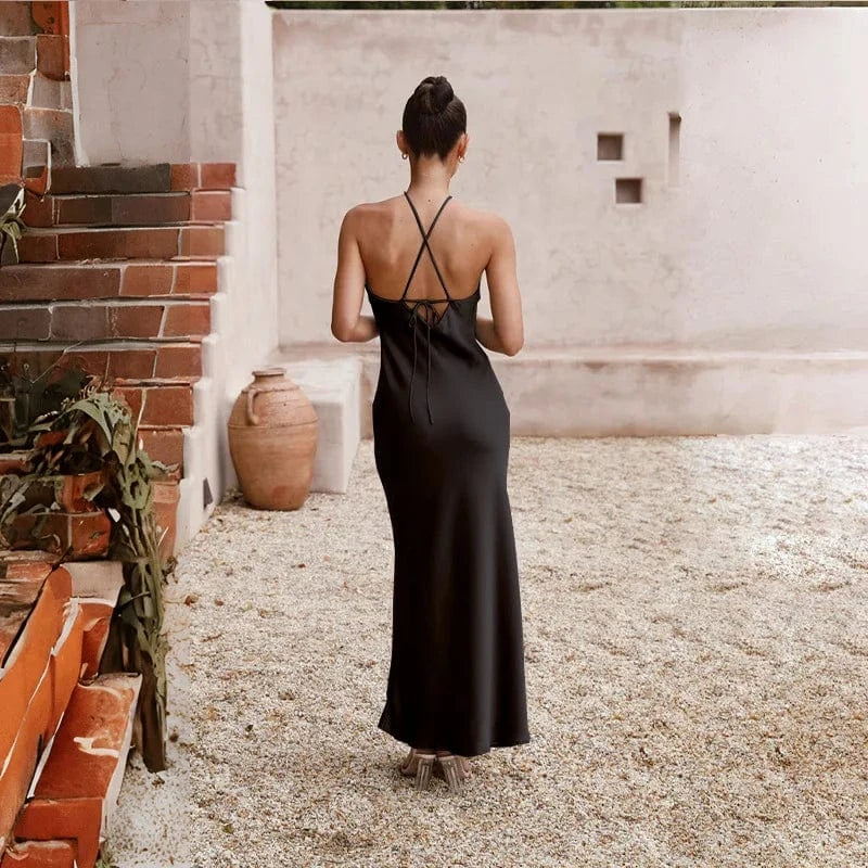 robe soirée mariage chic dos nu noire longue moulante sans manches élégante pour invitée tendance