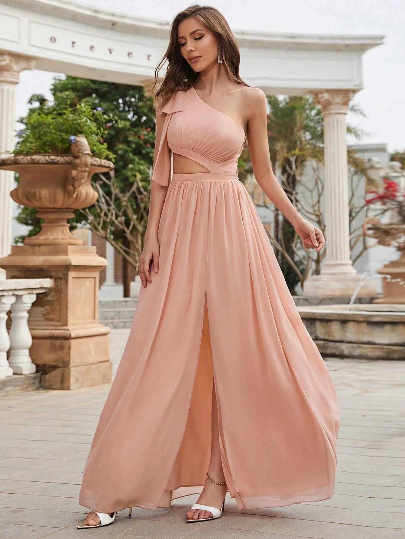 robe de soirée mariage sexy moulante rose poudré longue sans manches décolleté élégante invitée