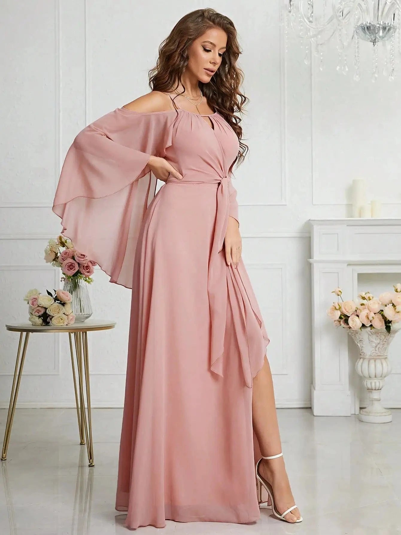 robe demoiselle d'honneur bohème rose poudré longue fluide sans manches pour mariage chic