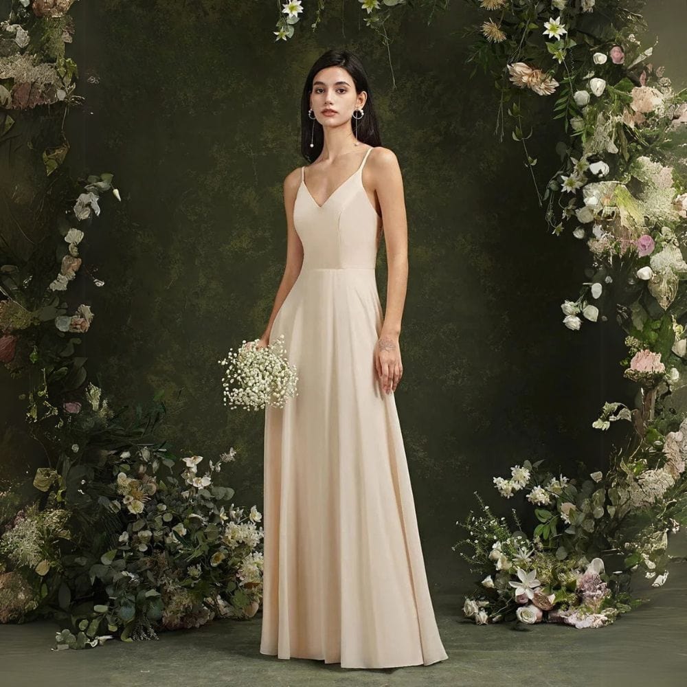 Robe demoiselle d'honneur chic dentelle champagne longue évasée sans manches élégante pour mariage