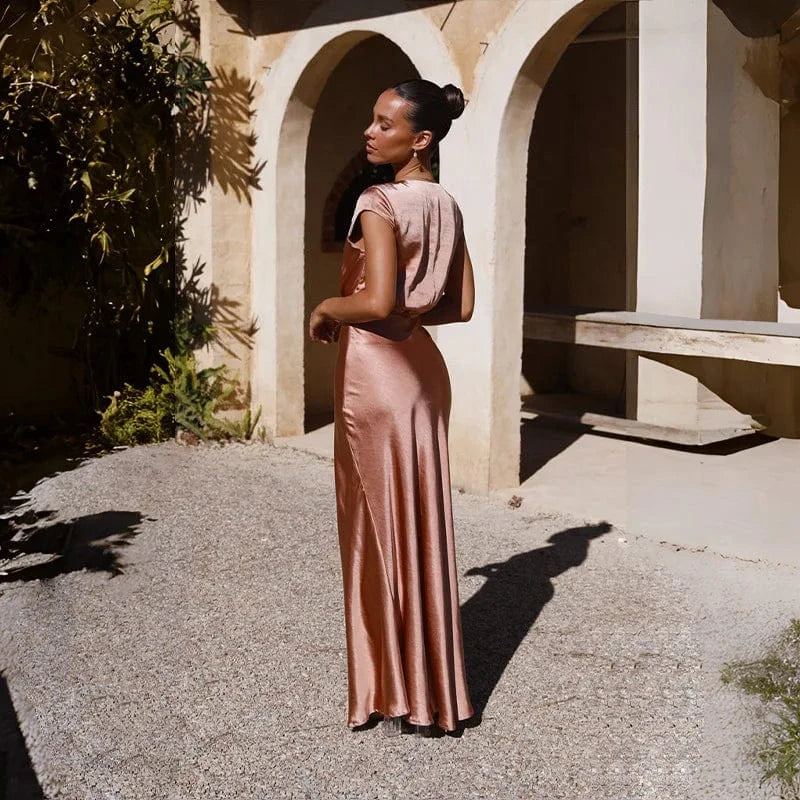 robe demoiselle d'honneur chic longue fluide bleue élégante pour mariage ou cérémonie estivale