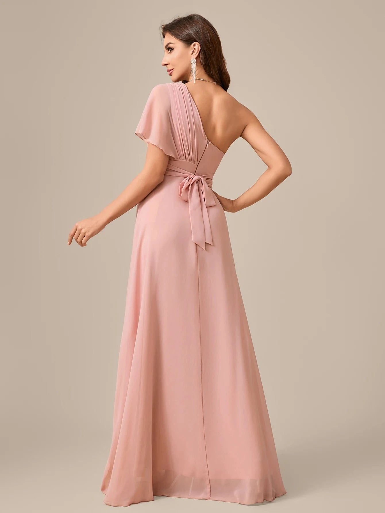 robe demoiselle d'honneur chic rose poudré longue trapèze sans manches élégante pour mariage invité