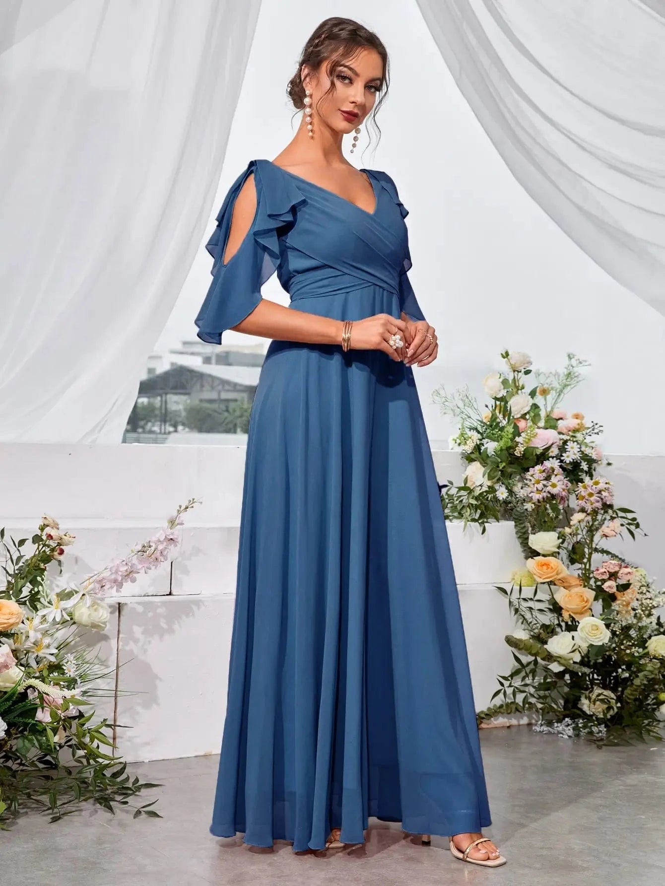 robe demoiselle d'honneur chic longue col en v pour mariage invité élégante et fluide sans manches