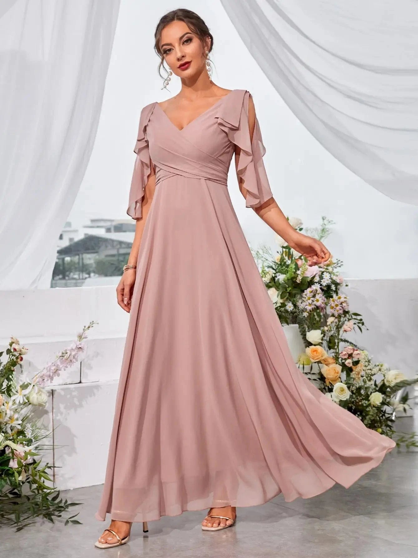 robe demoiselle d'honneur chic longue col en v trapèze rose poudré sans manches elegante mariage
