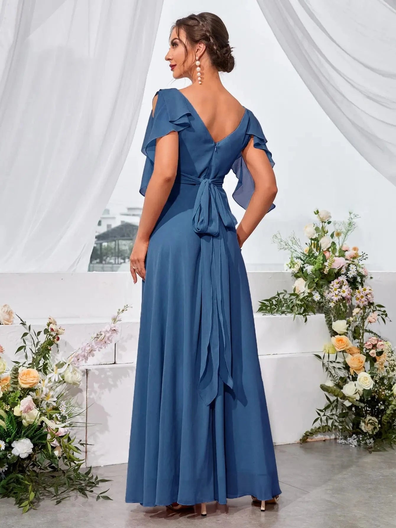 robe demoiselle d'honneur chic longue rose col en v coupe trapèze manches courtes élégante