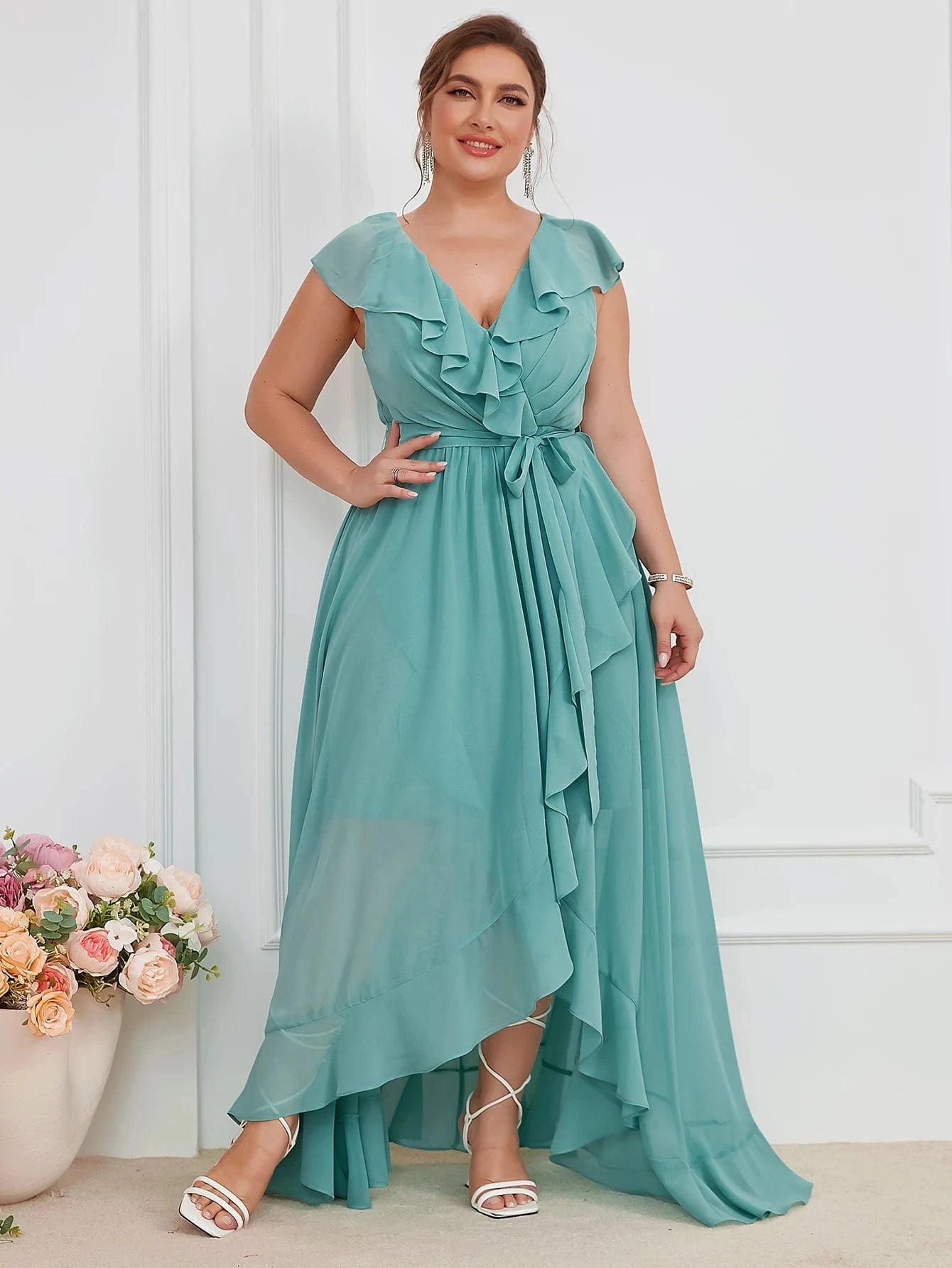 robe demoiselle d'honneur grande taille longue fluide bordeaux manches courtes élégante et chic